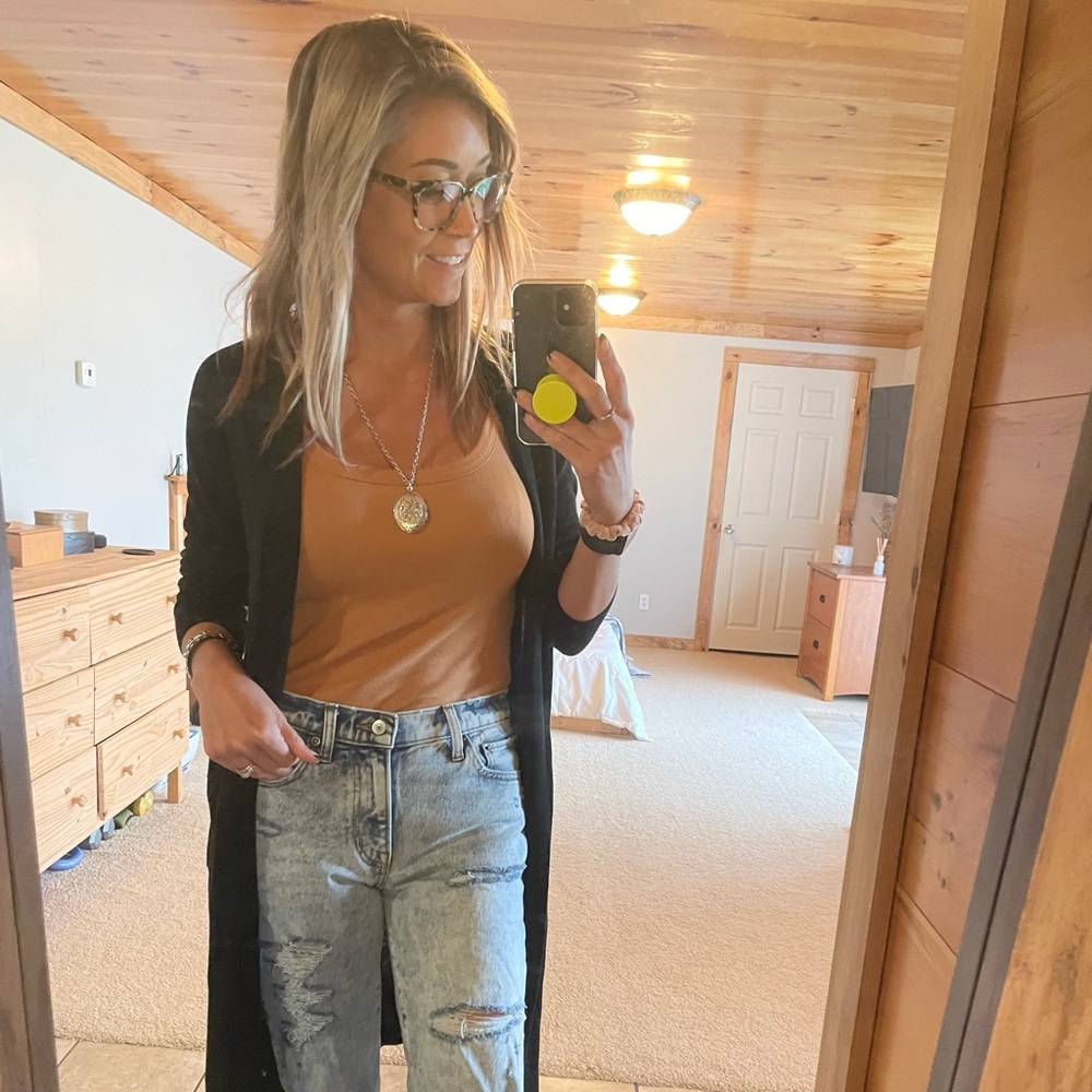 Meet your Posher, Elyse